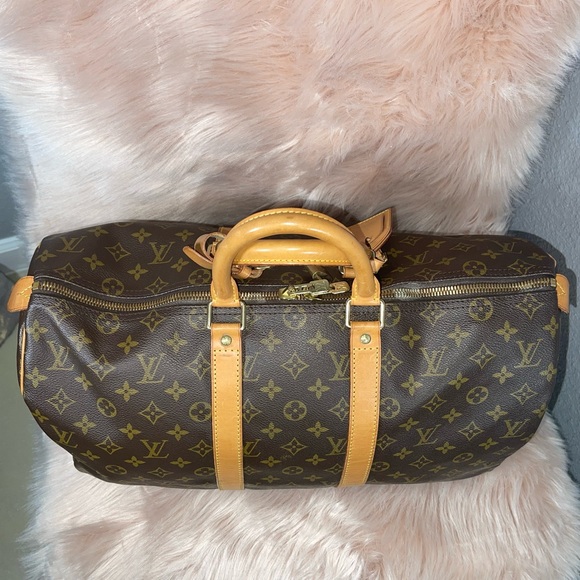 Louis Vuitton - Picture 2 of 16
